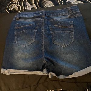 Women’s shorts stretchy